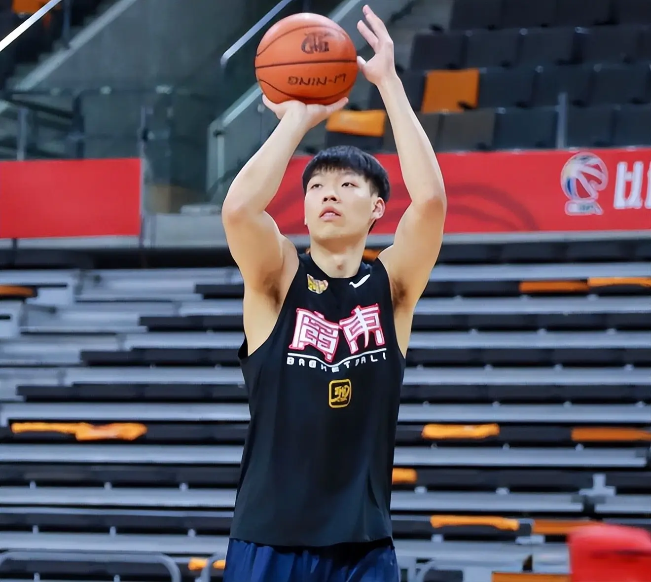赛后广东迎, div, tenan