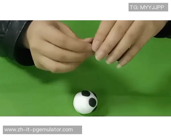 用橡皮泥打造足球明星的创意制作过程详解